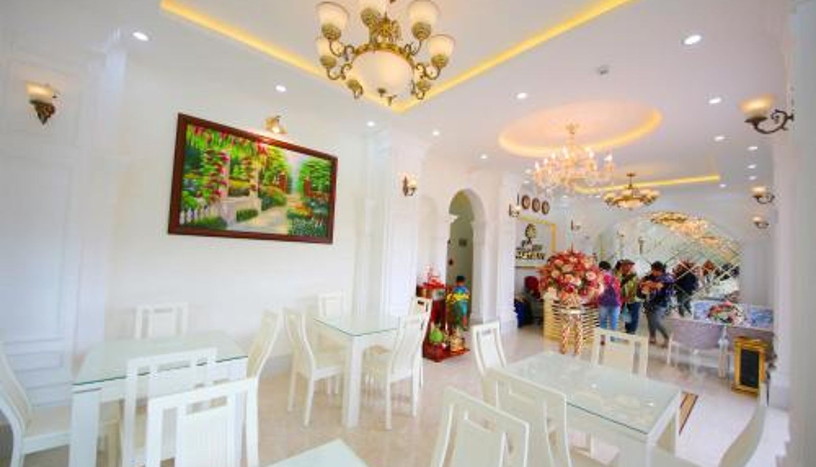 Sala śniadaniowa w restauracji - Phuong Vy Luxury Hotel