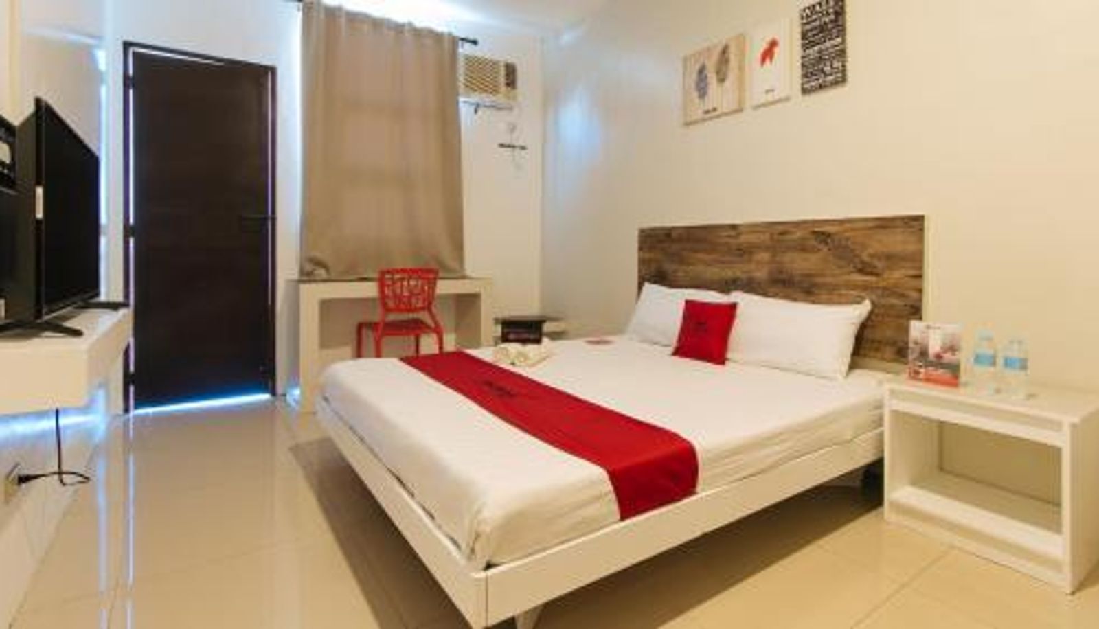 Zimmer - RedDoorz @ Golite Washington
