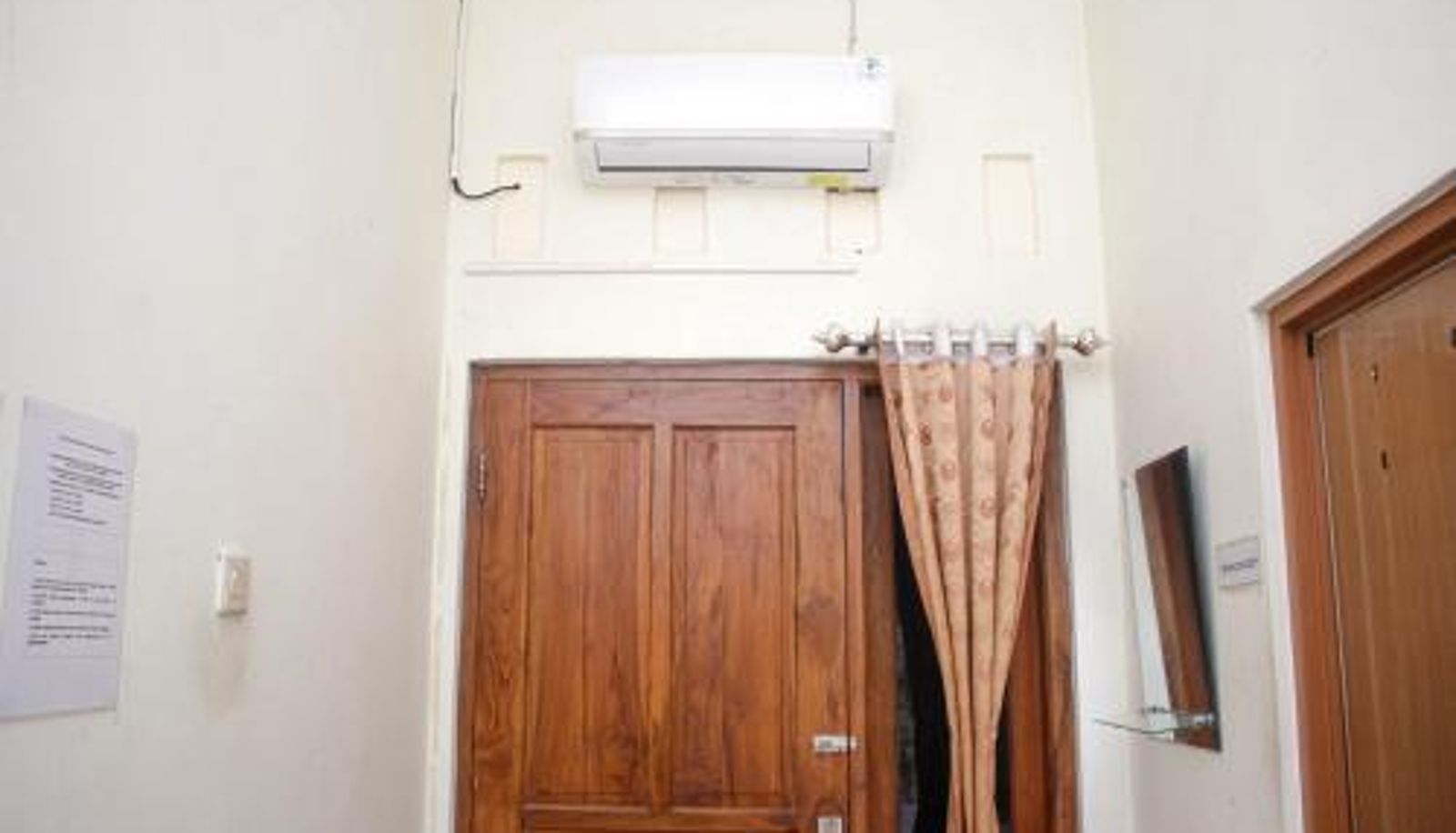 Room - Capital O 2258 Santana Syariah Guest House
