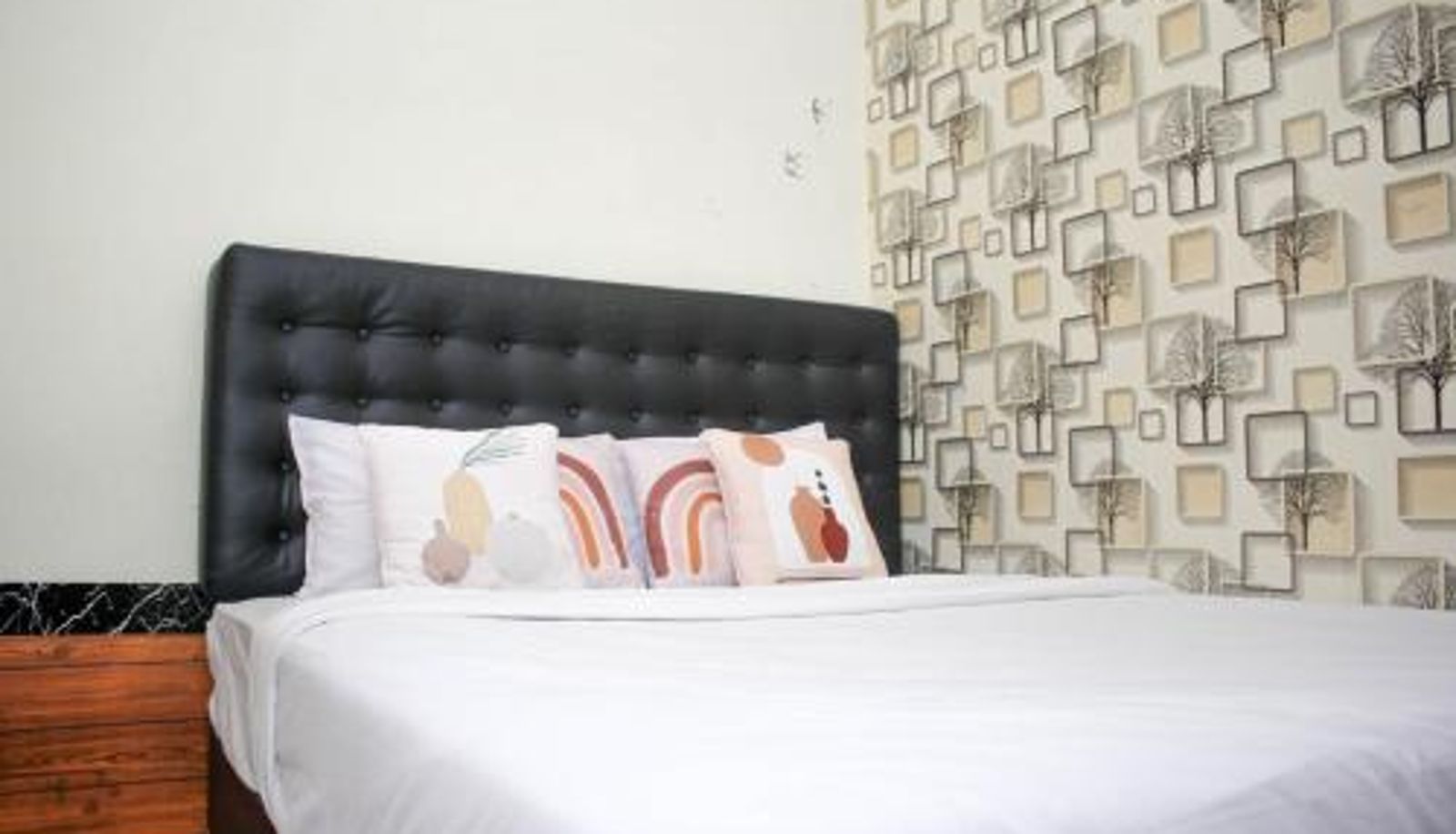 Zimmer - Capital O 2258 Santana Syariah Guest House