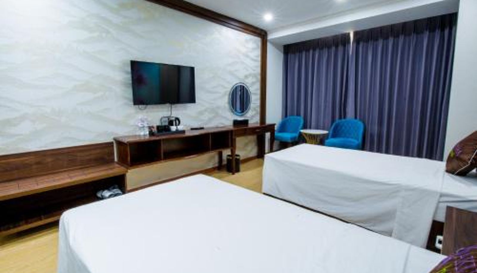 Camera - SAKURA HOTEL