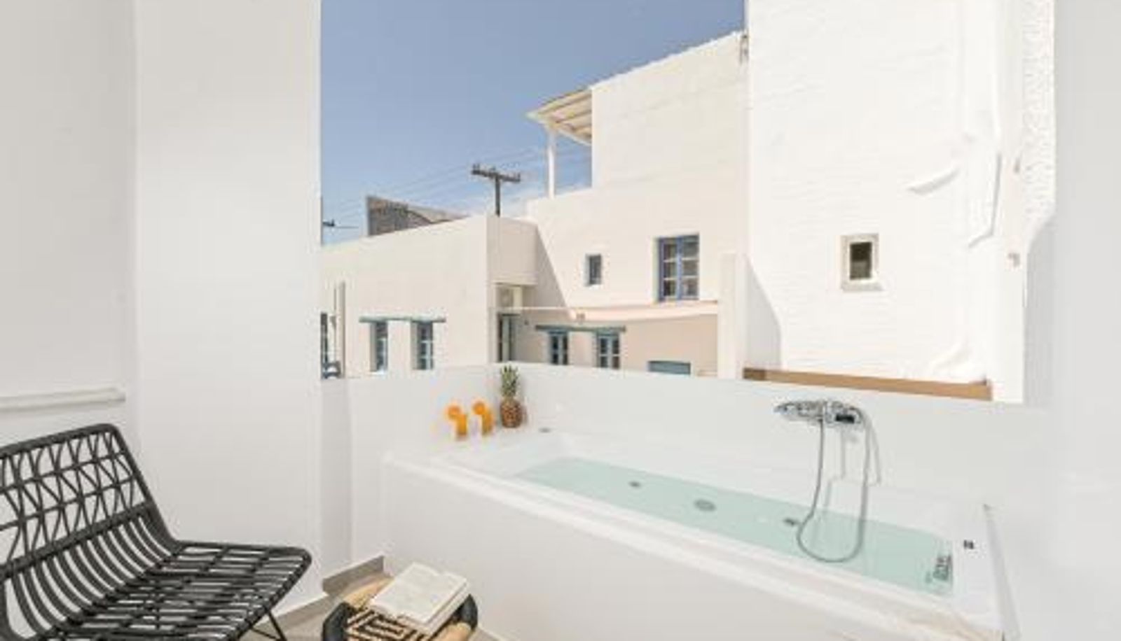 Info - Naxos Blue Sky