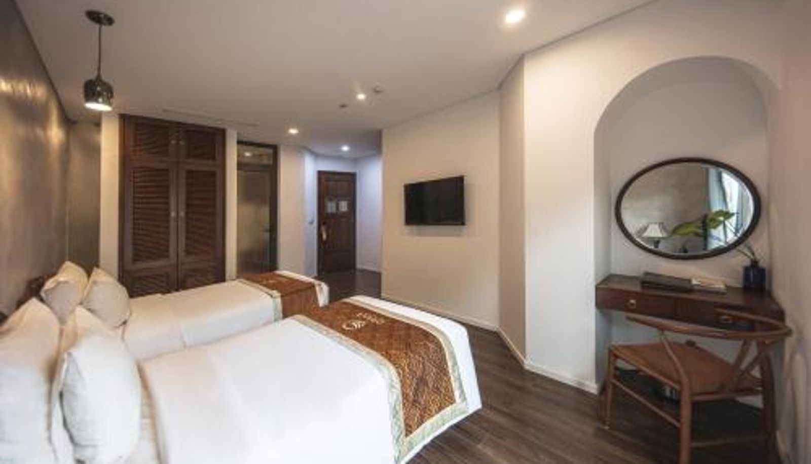 Zimmer - Charm and Nature - Preferred by Western Travelers Draha Halong Hotel - Serenity