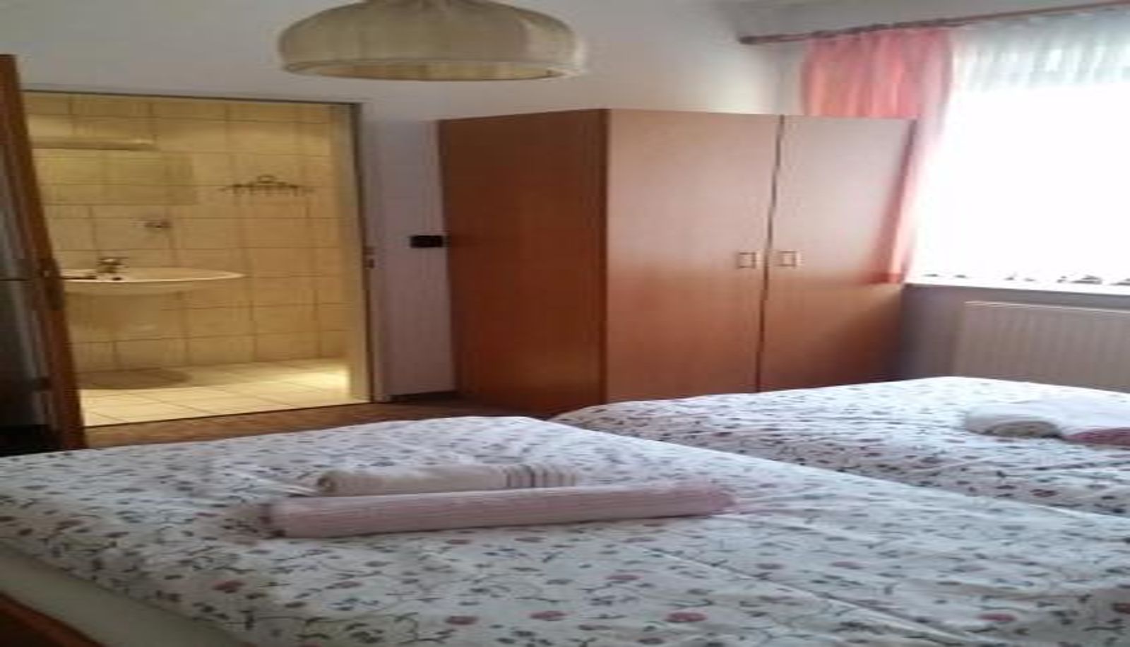 Room - Pension und Restaurant Die Burg
