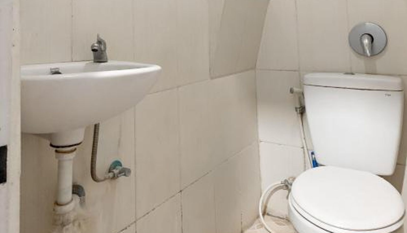 Łazienka - Karins Guesthouse Syariah RedPartner