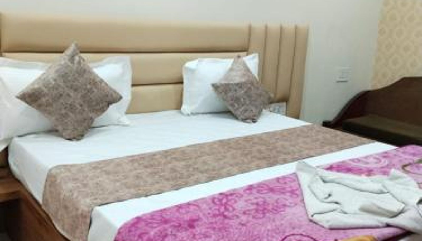Room - Hotel Siddhi Vinayak