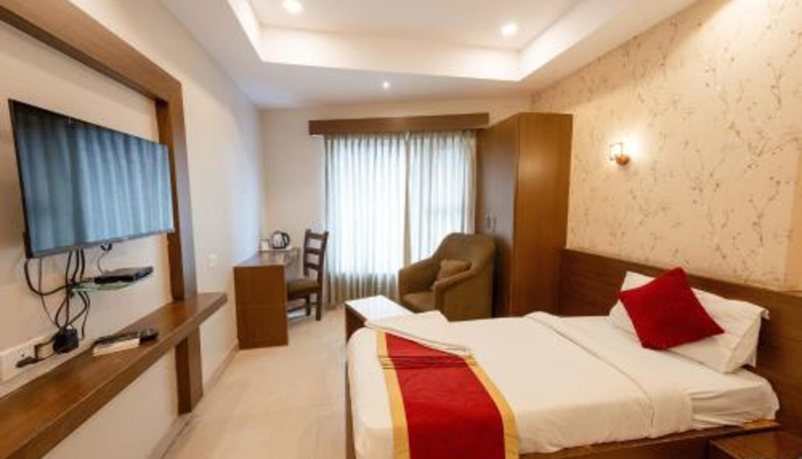 Room - REGALIA INN &SUITES