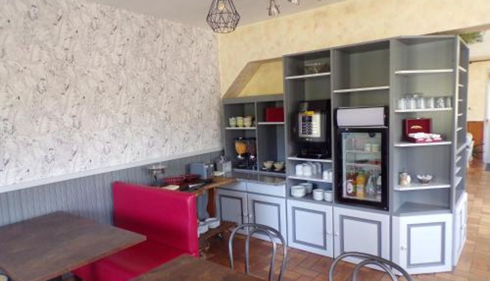 Salle de petit-déjeuner dans le restaurant - Le Relais de Boralde