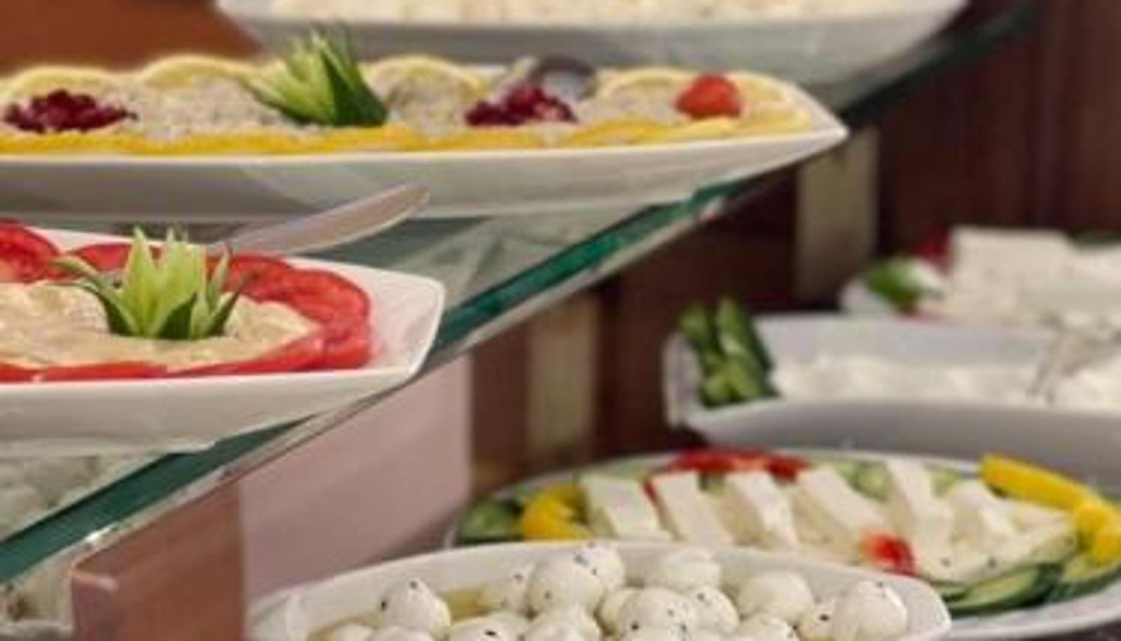 Salle de petit-déjeuner dans le restaurant - Sama Inn Hotel