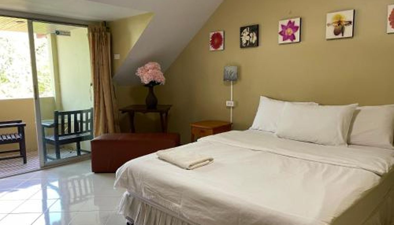 Chambre - Nawaporn Place