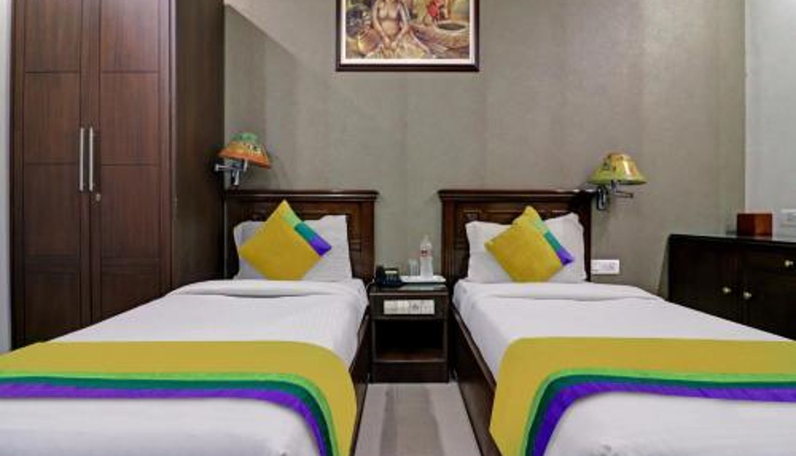 Room - Itsy Hotels Hamlets Stay