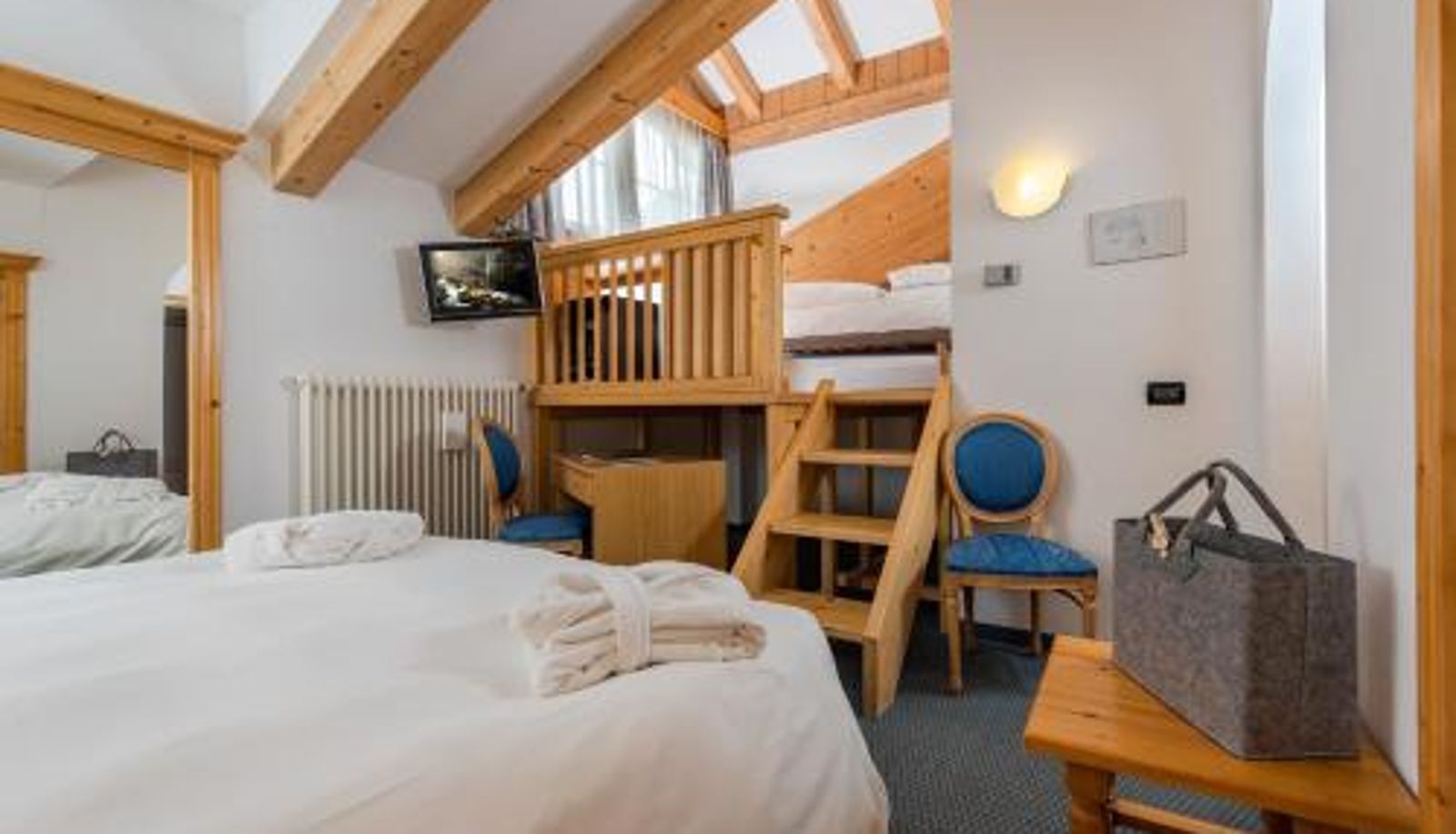 Dreibettzimmer - Hotel Valacia