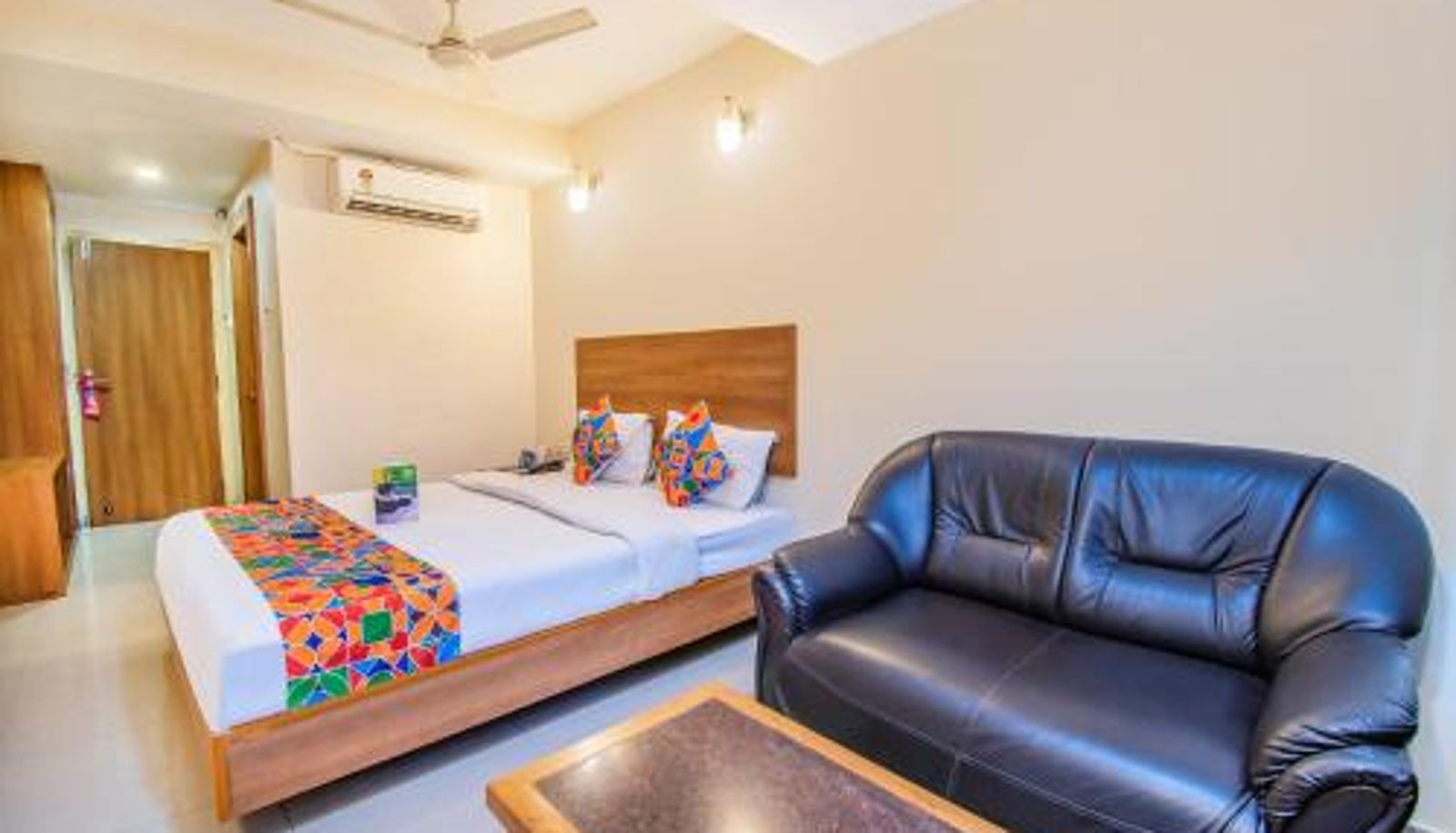 Info - FabHotel Jansi Deluxe - Nr Gandhipuram Bus stand