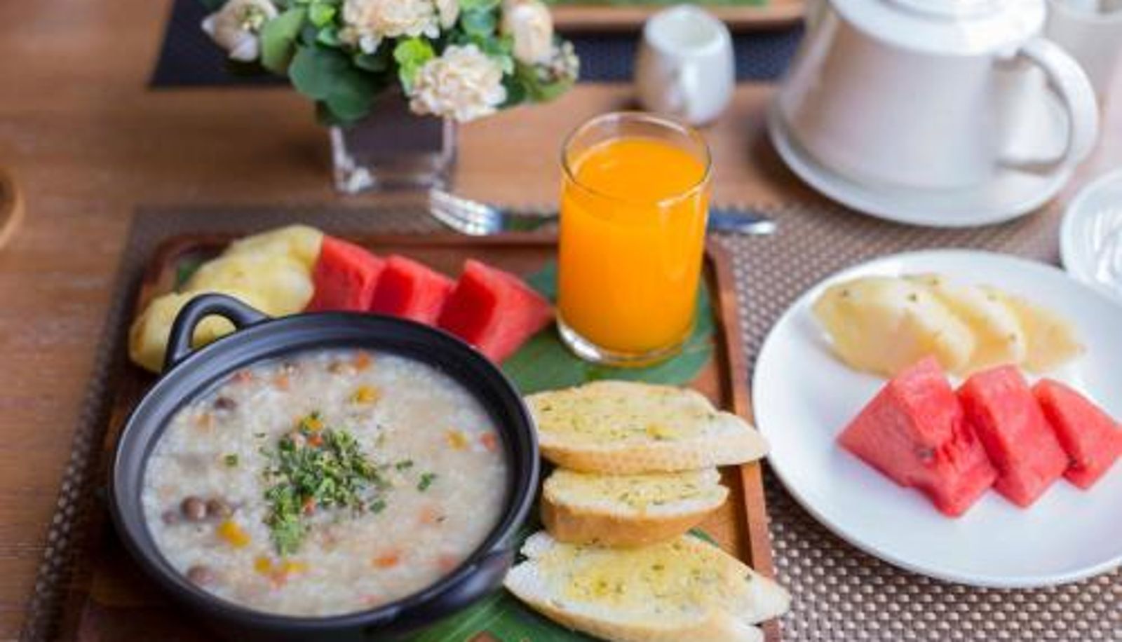 Frühstücksraum innerhalb des Restaurants - Ratchada Boutique Hotel