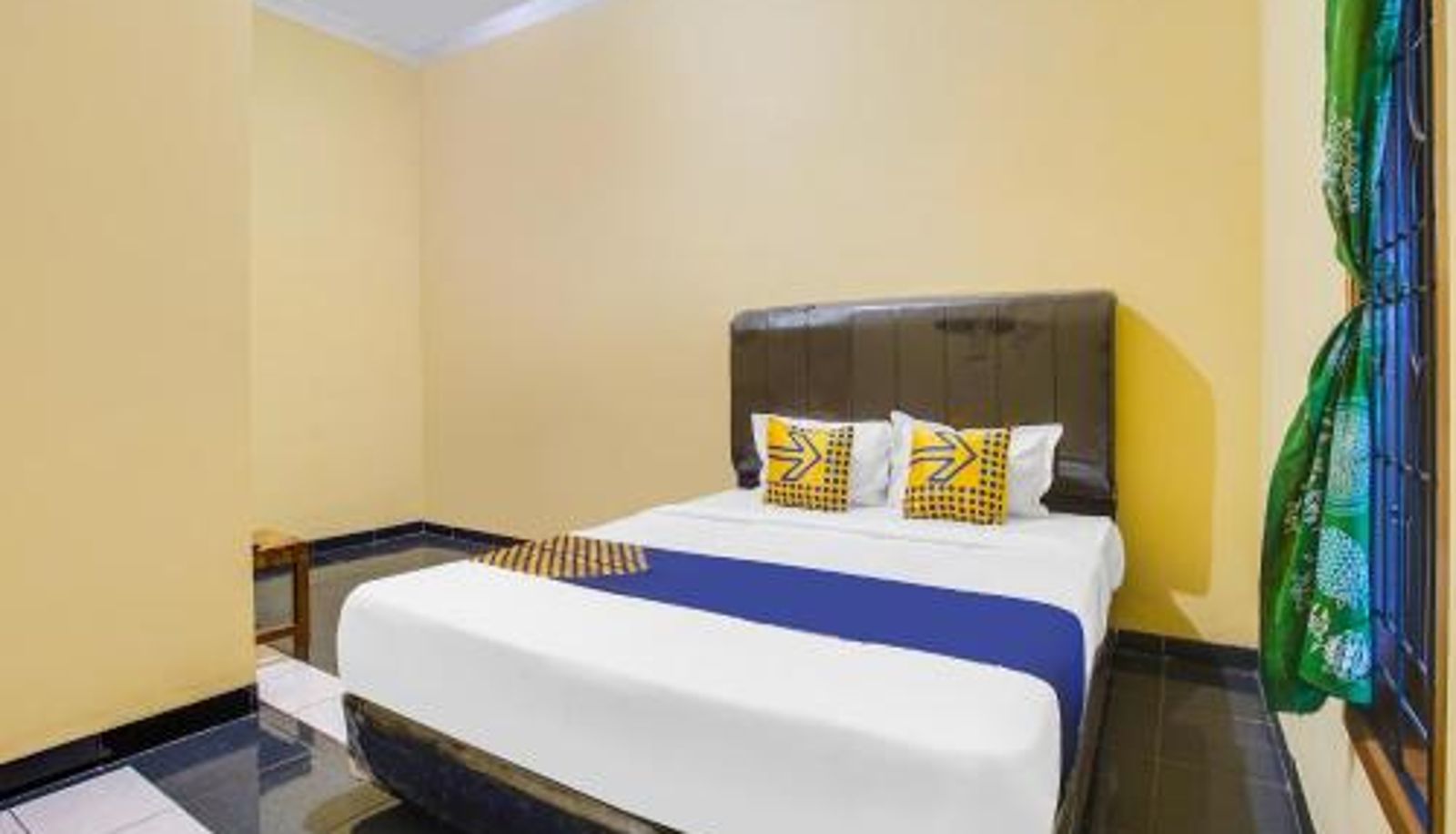 Zimmer - OYO Life 3005 Kost Rumaisha Syariah