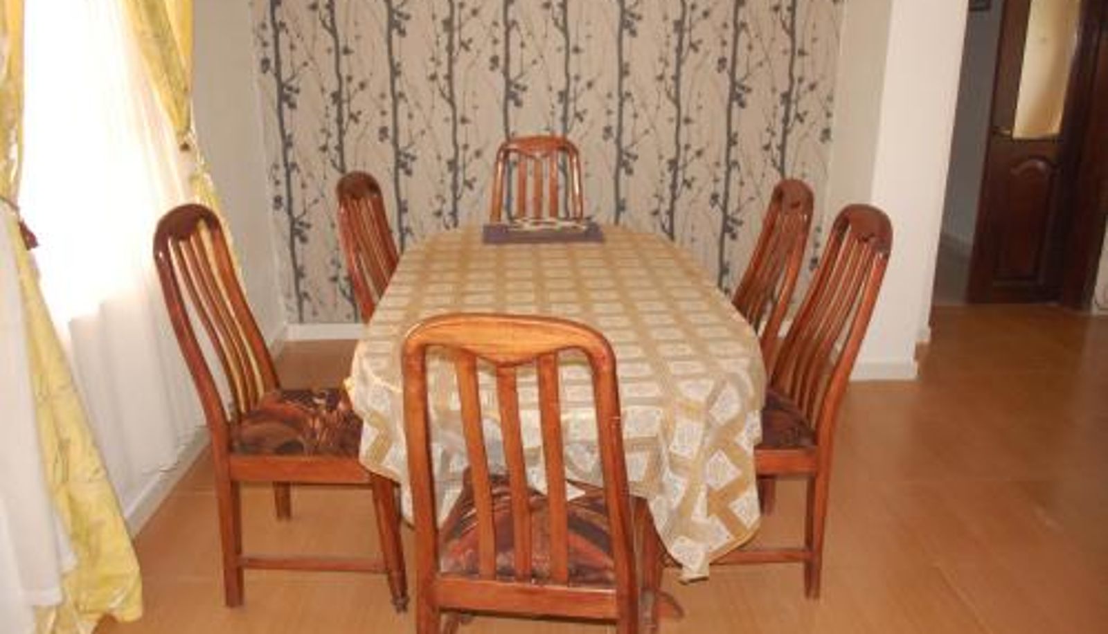Ontbijtzaal in het restaurant - Kigezi Gardens Inn