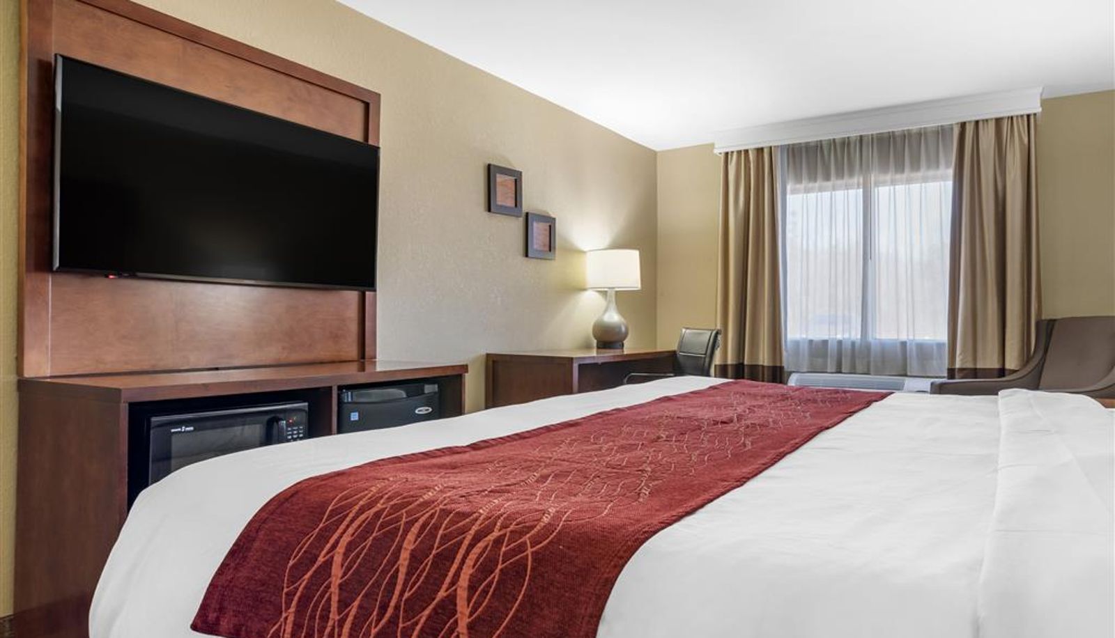 Room - Comfort Inn & Suites Leeds I-20