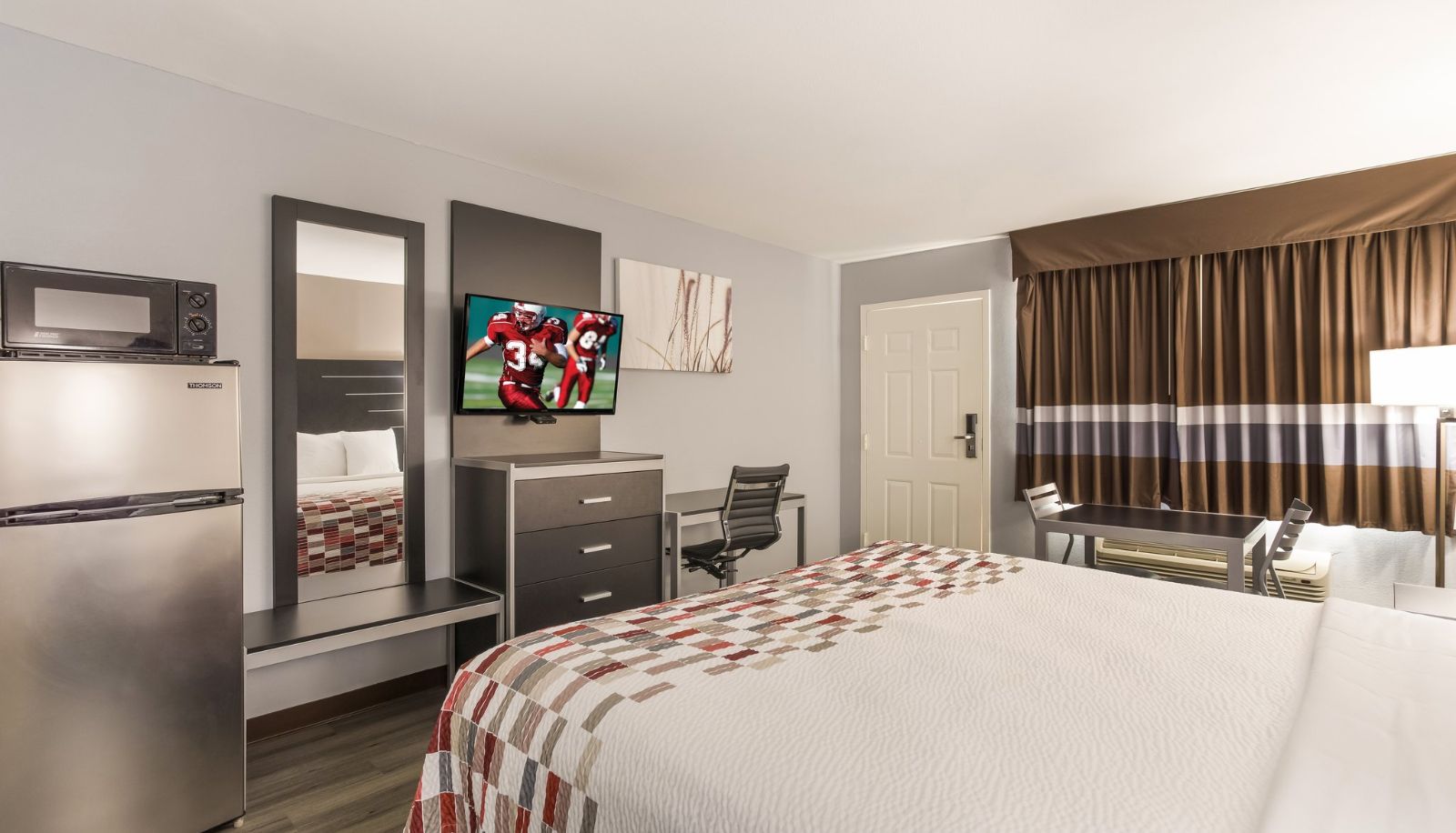 Room - AL Red Roof Inn & Suites Athens