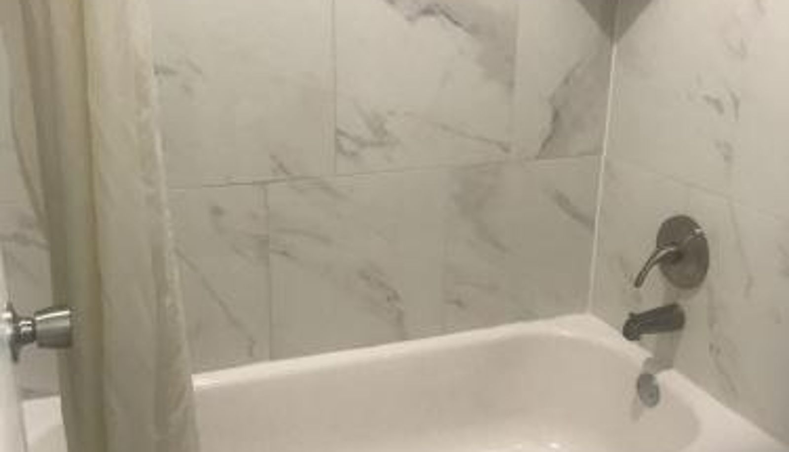 Standard room - RED CROWN INN