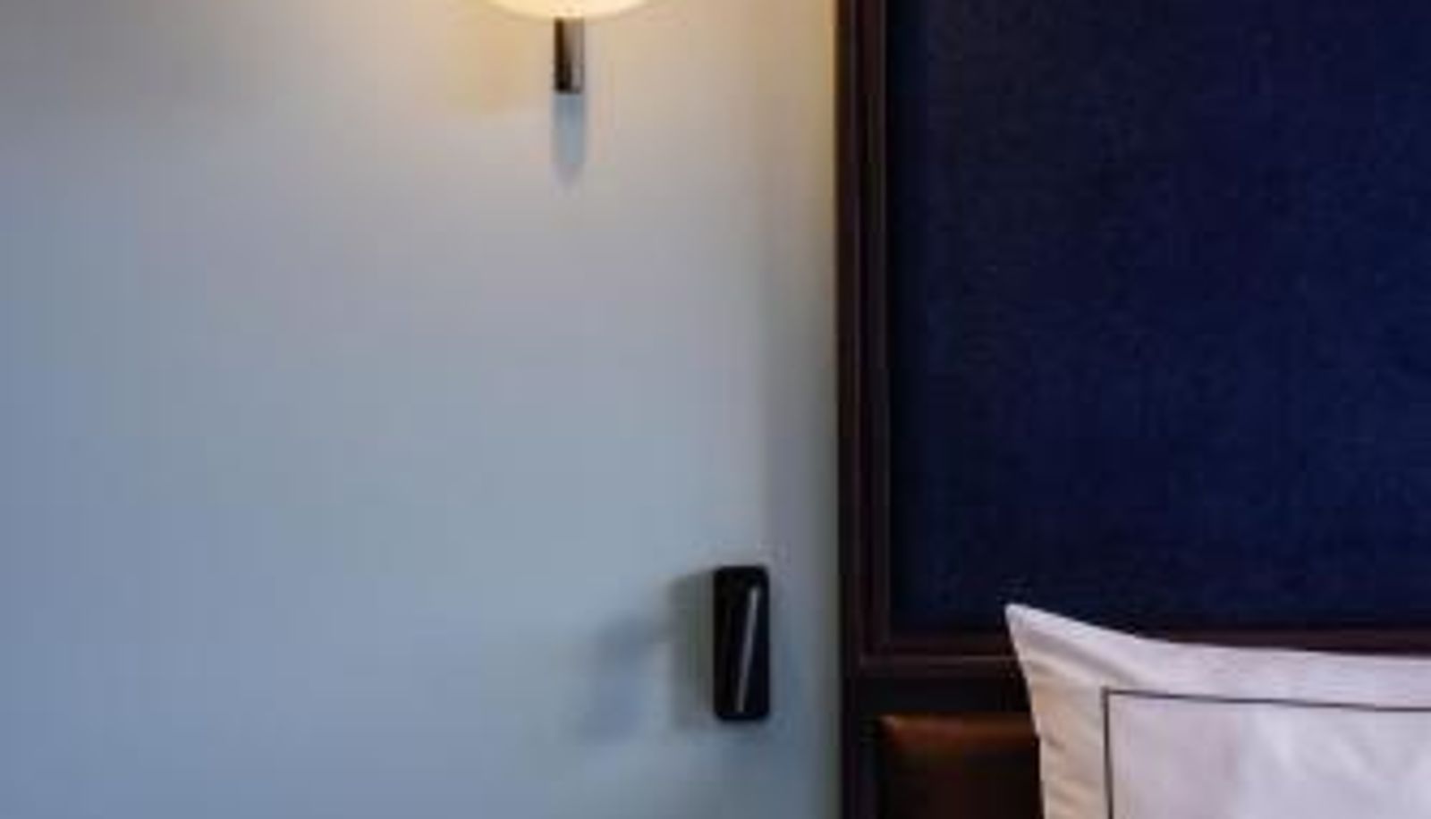 Room - an Historic Hotel The Editory Riverside Hotel Santa Apolonia Hotel