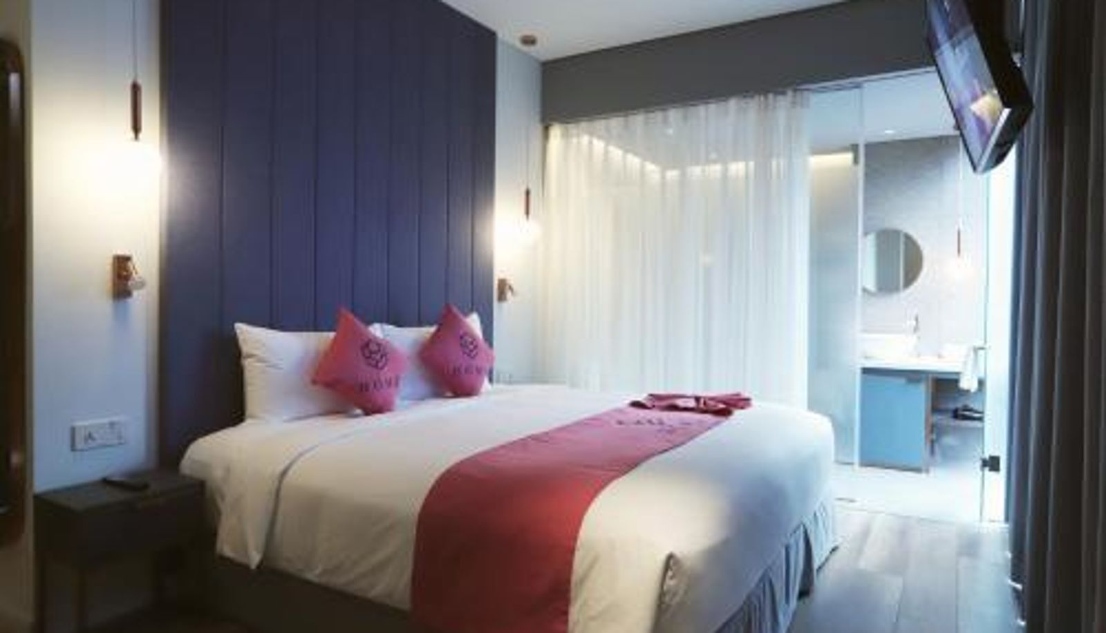 Room - HOME Hotel