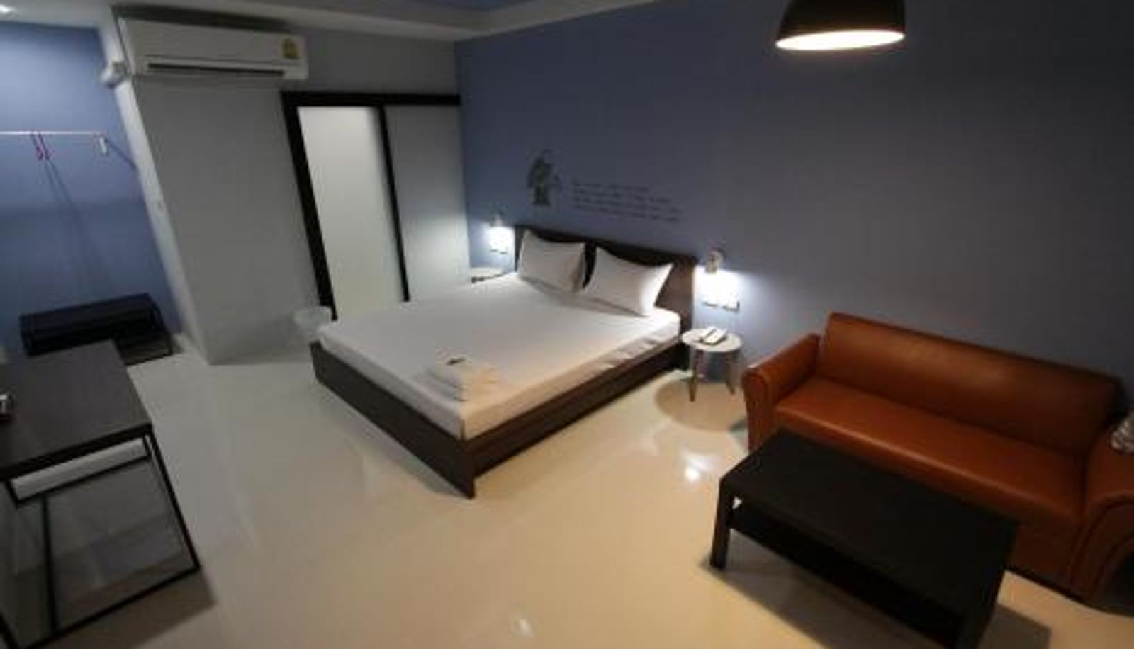 Habitación - Eazy Motel B.a.n.g.n.a
