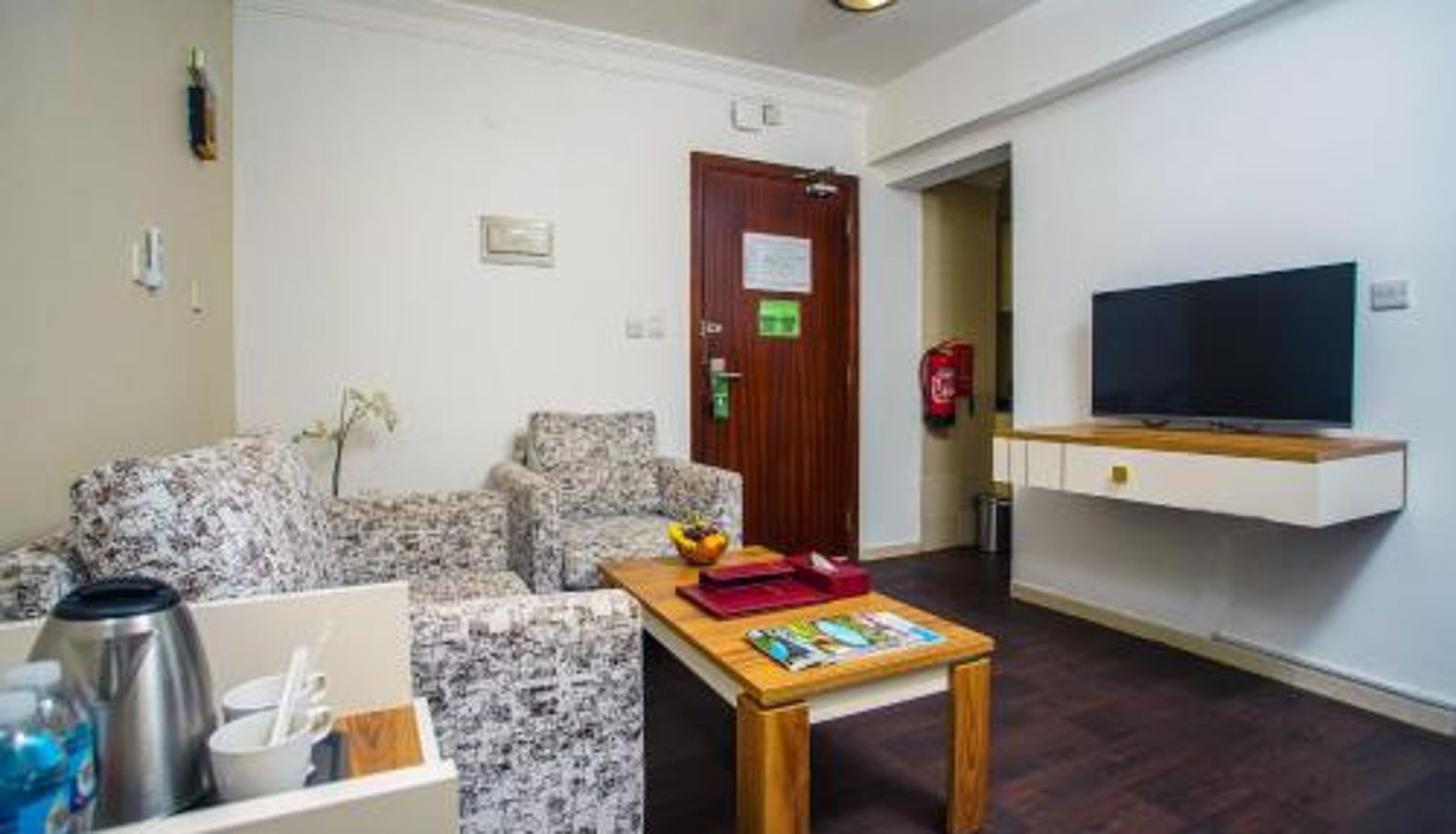 Room - La Villa Suites Hotel