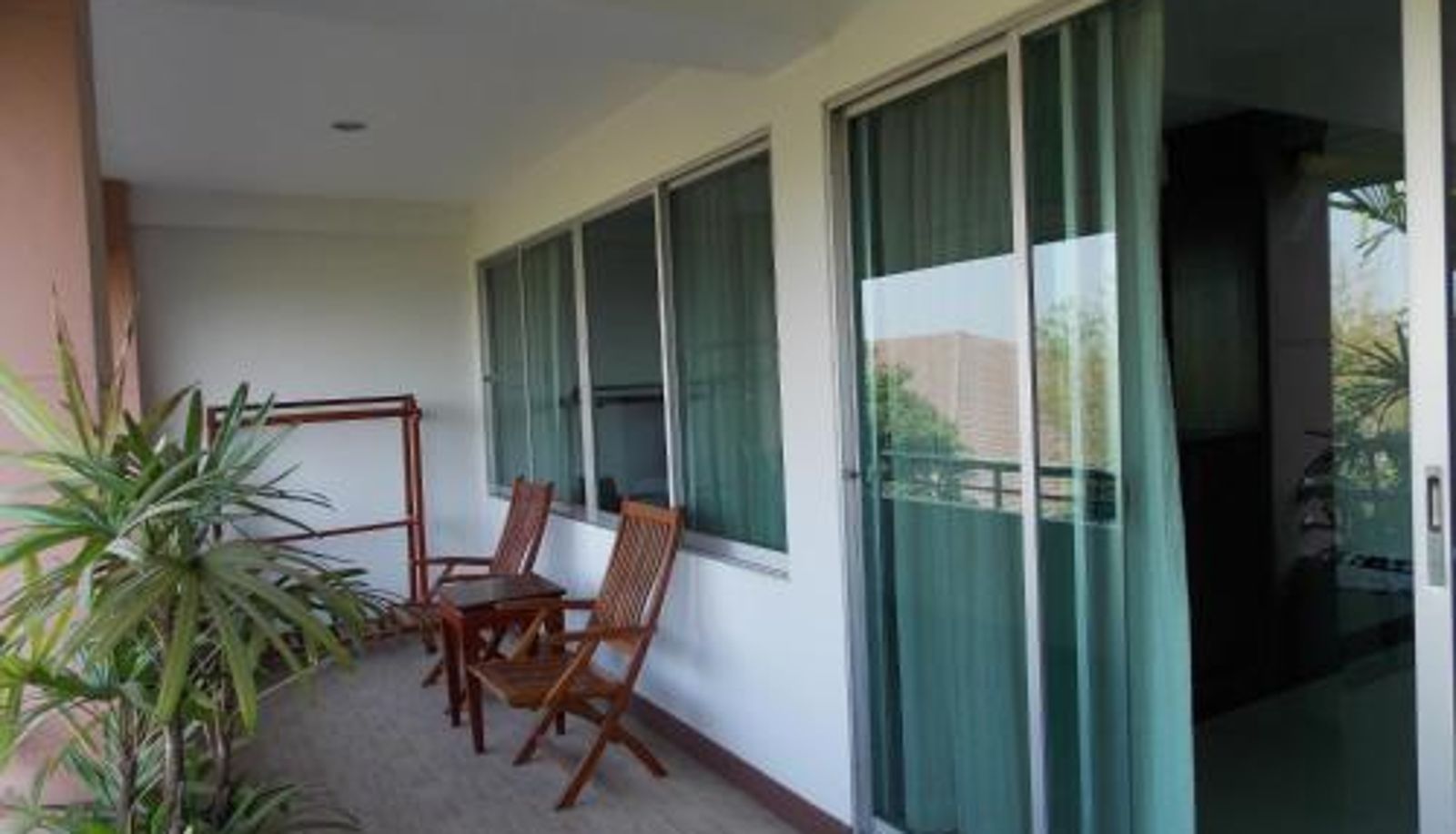 Info - Eastpana 304 R1 Executive Residence