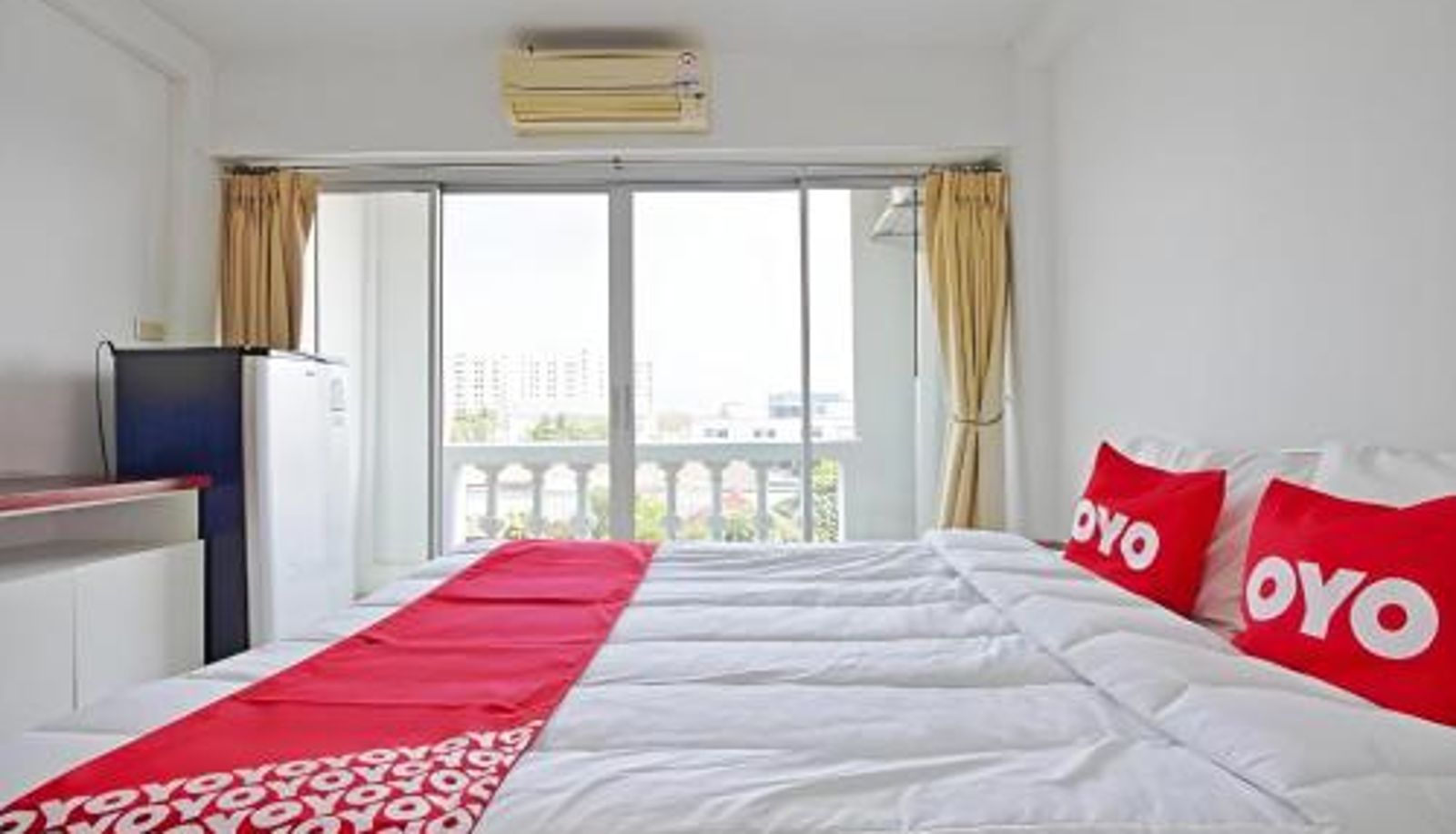 Chambre - Super OYO 498 Ladawan Villa