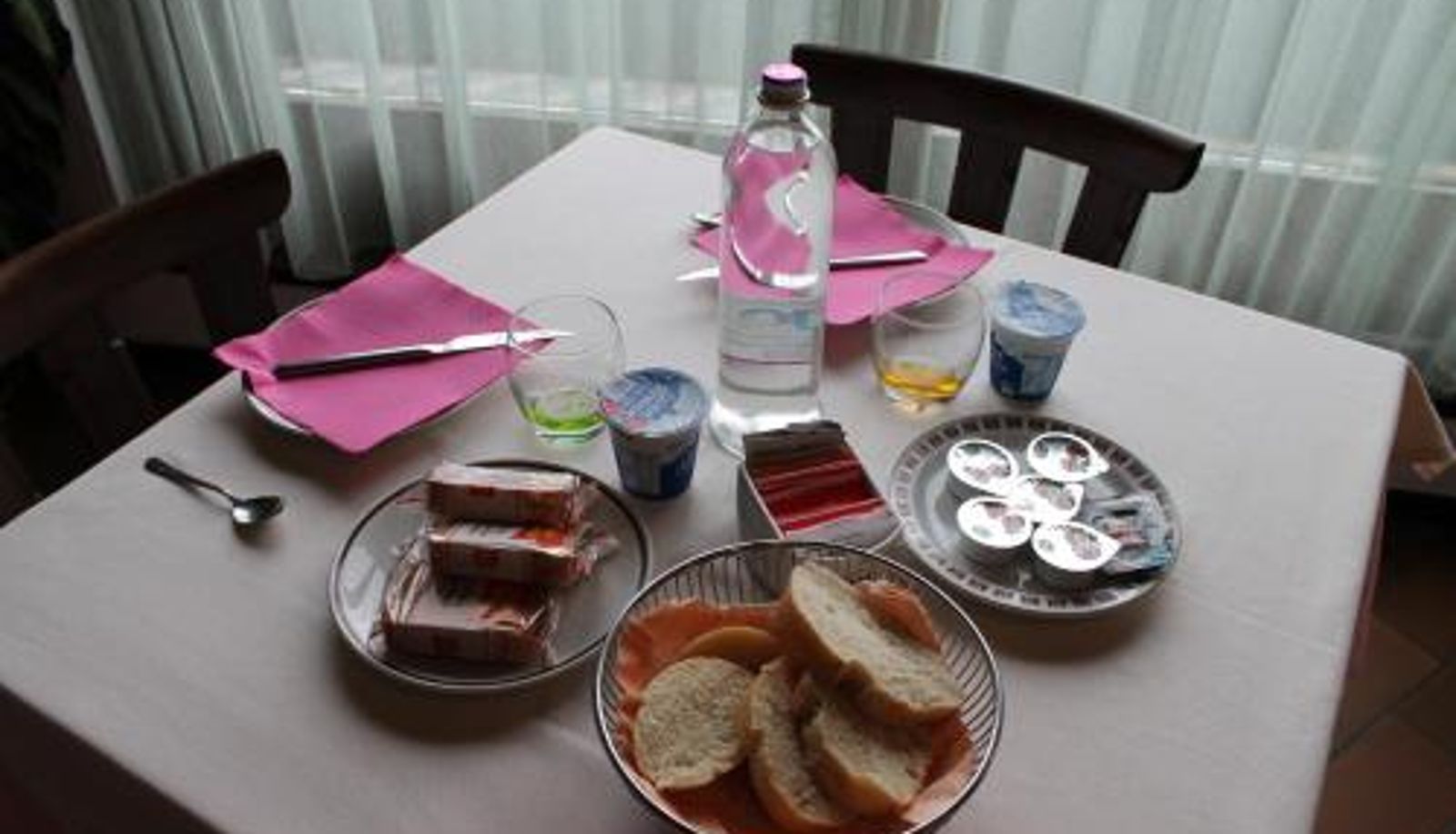Frühstücksraum innerhalb des Restaurants - Hotel O'Scugnizzo 2