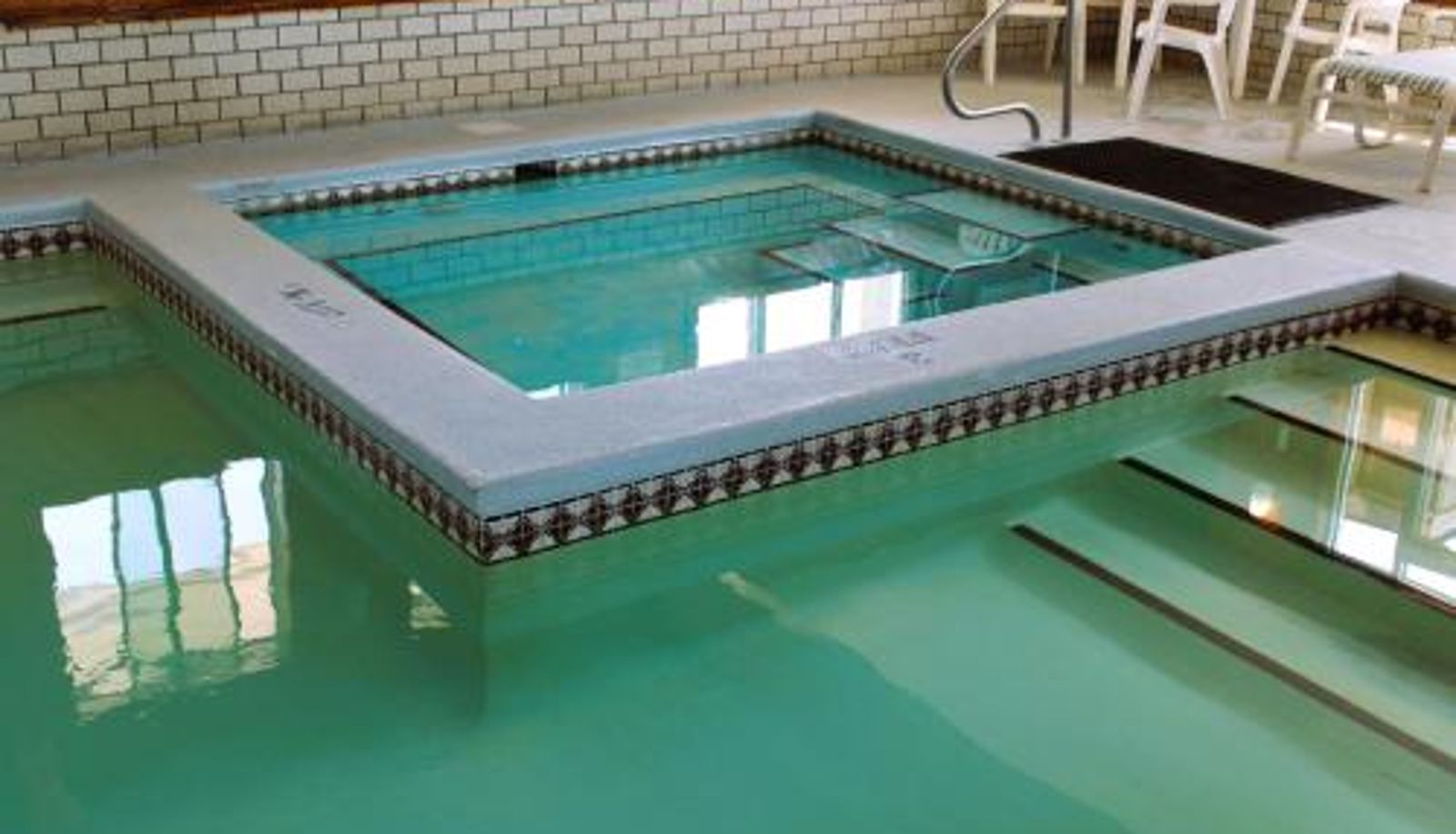 Pool - Blue Heron Motel