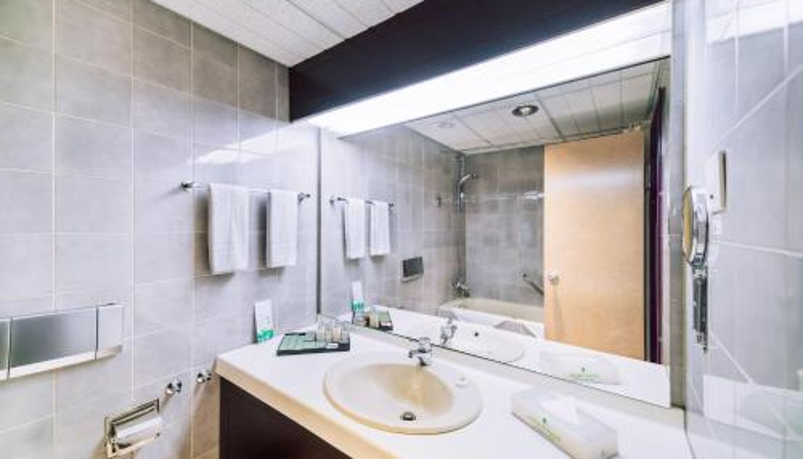 Suite - Chinggis Khaan Hotel