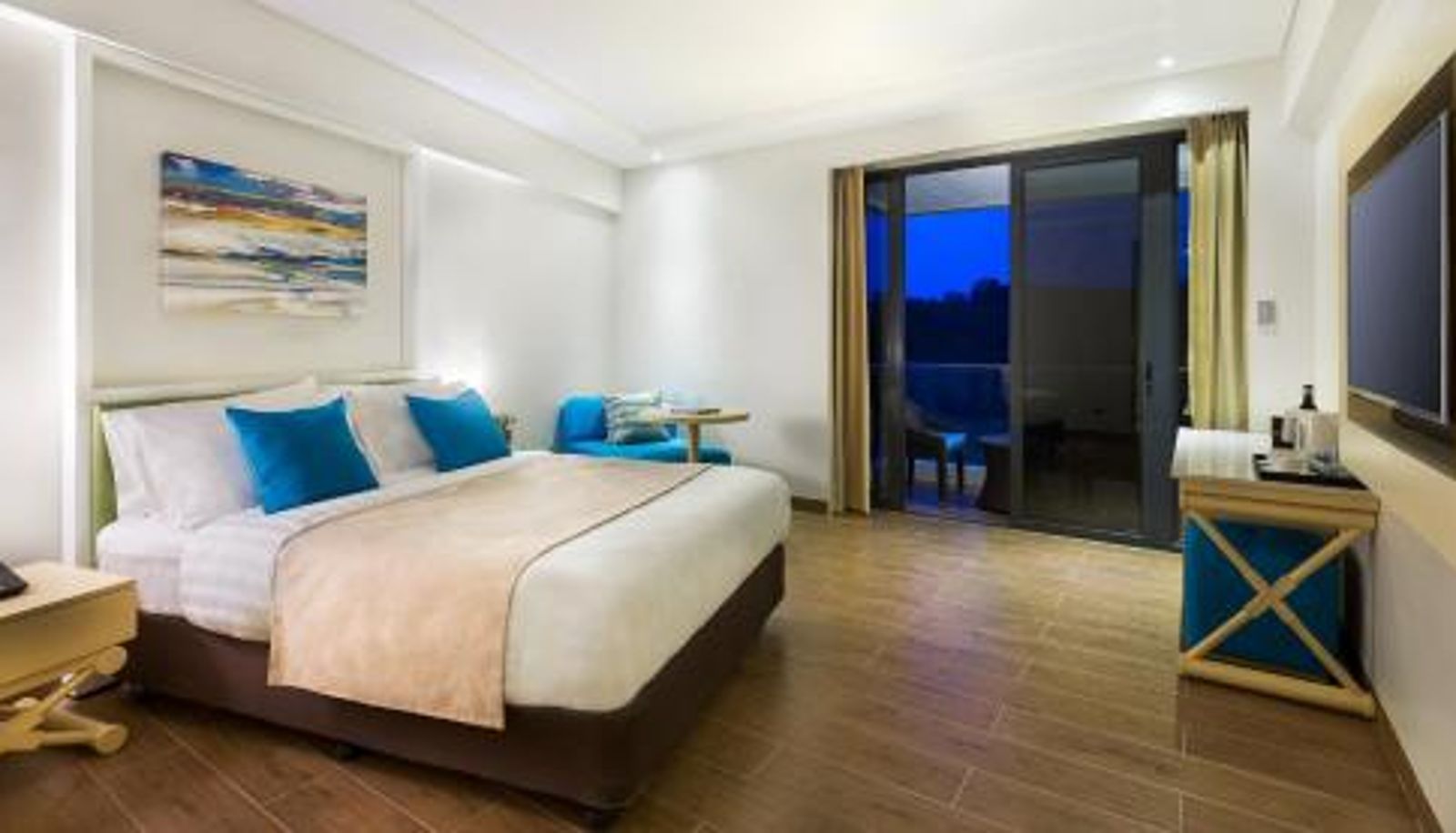 Kamer - Savoy Hotel Boracay near Newcoast Beach