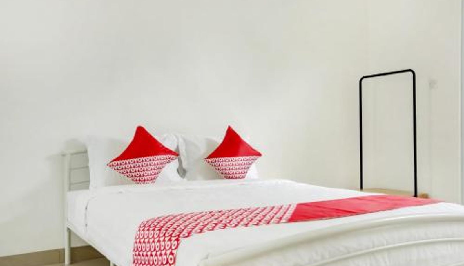 Suite - Hotel O Panakkukang Near Mall Panakkukang Formerly Golden White House