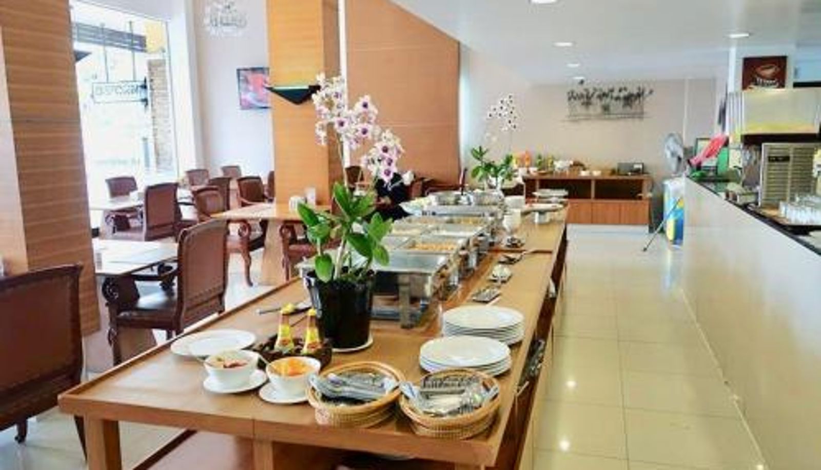 Salle de petit-déjeuner dans le restaurant - Paholyothin Park Place