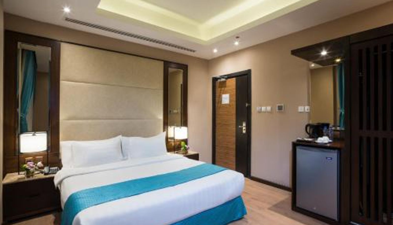 Kamer - Naviti Warwick Dammam