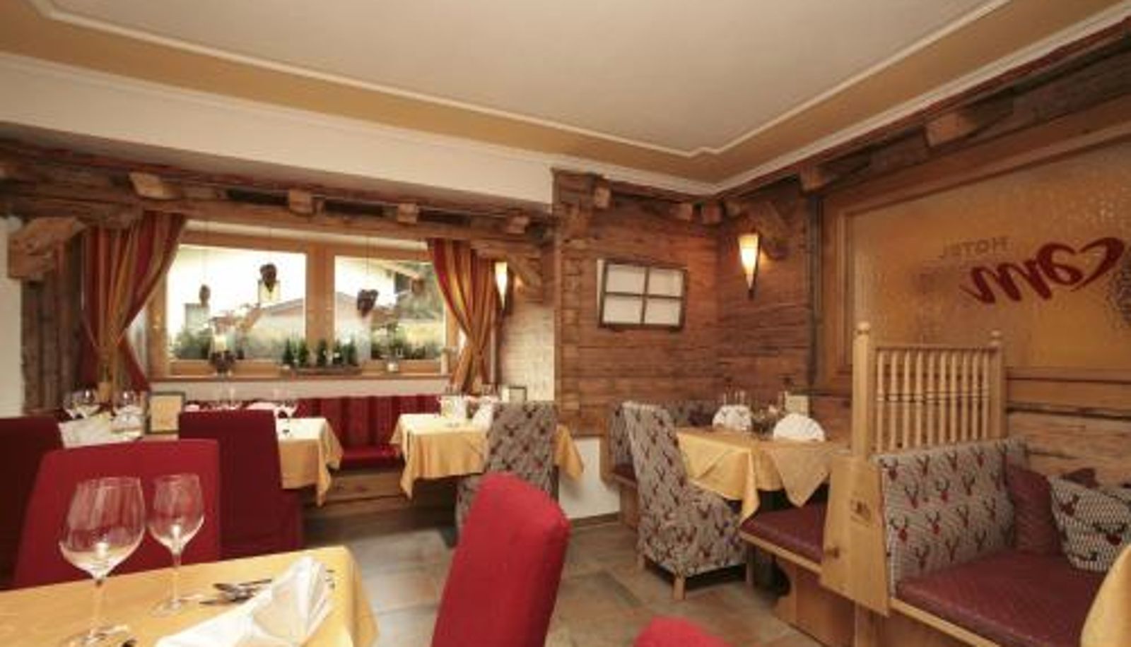 Breakfast room within the restaurant - Hotel Eder Michaela