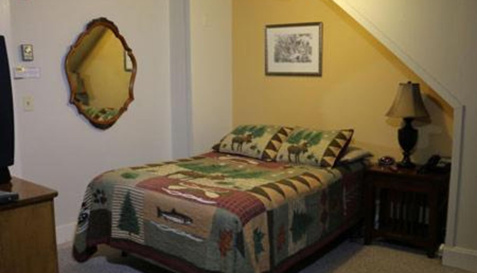 Camera - Wildcat Inn and Tavern
