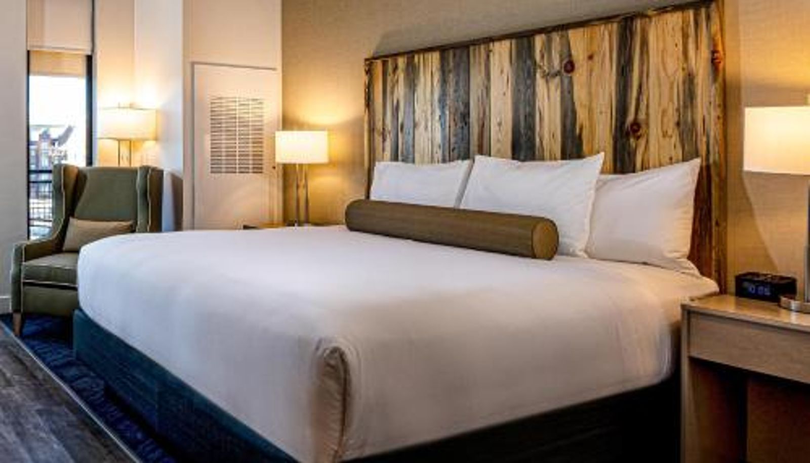 Room - Hotel Maverick
