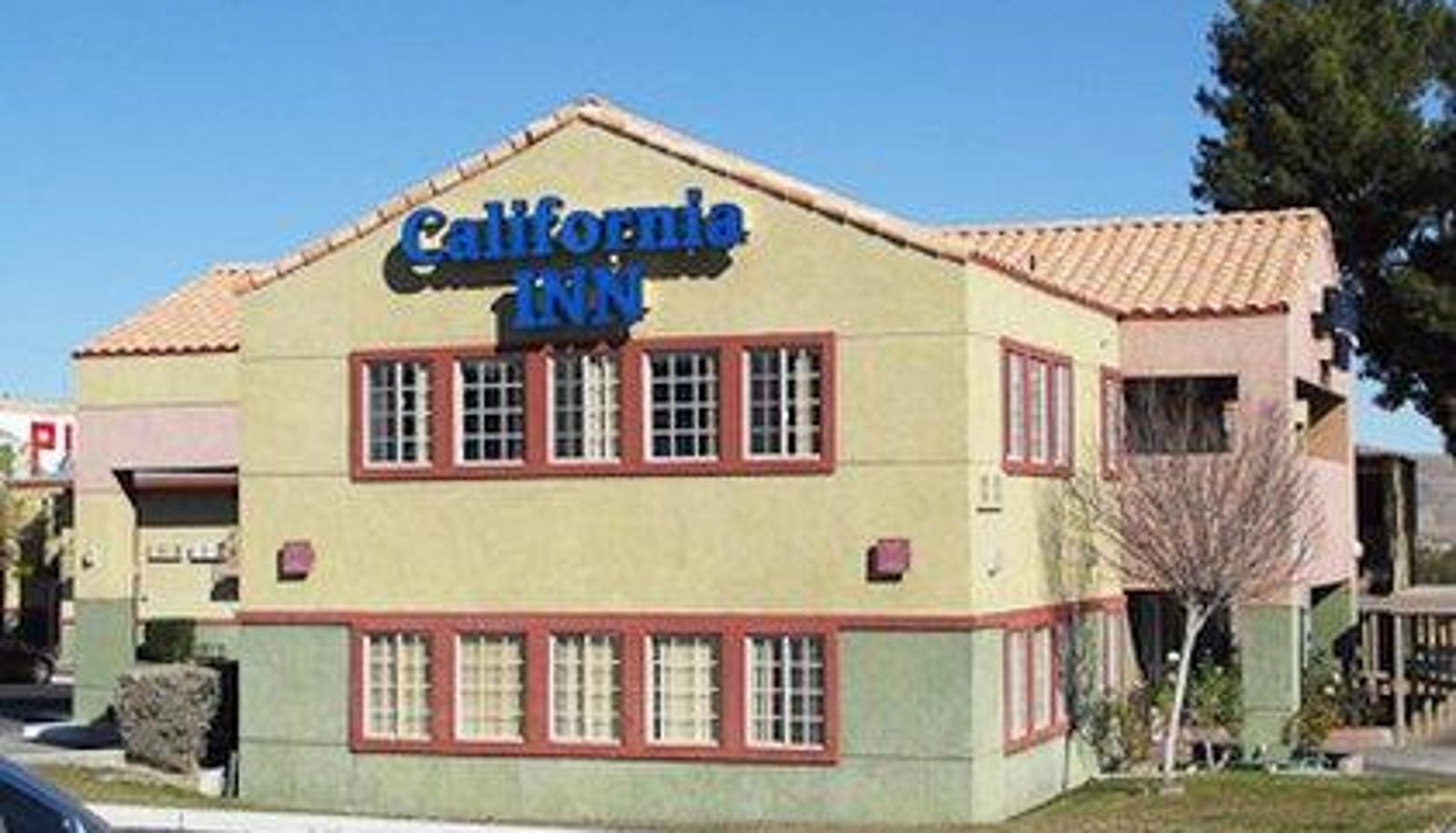 Widok na zewnątrz - California Inn