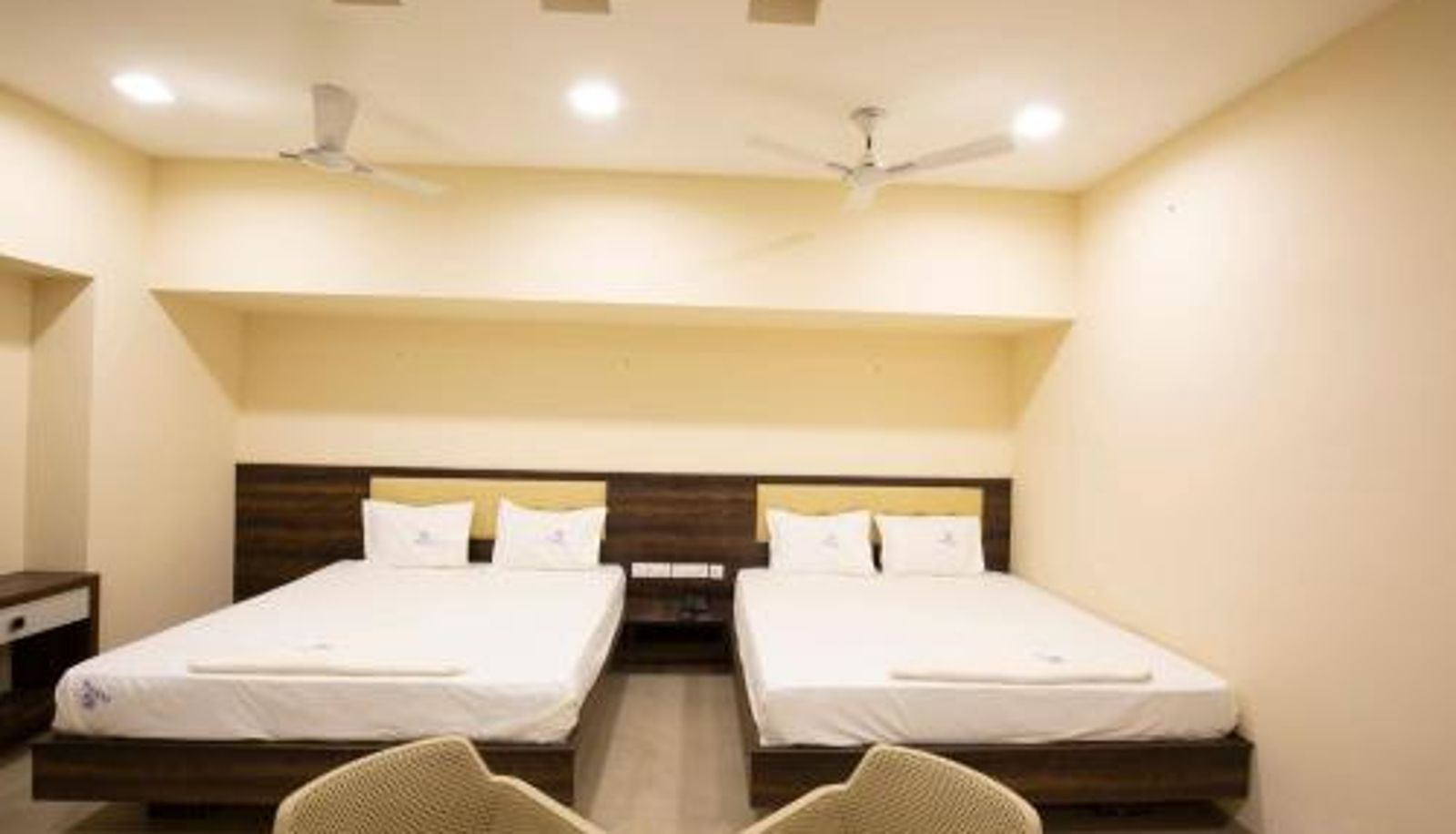 Standard room - Ponnis Hotel