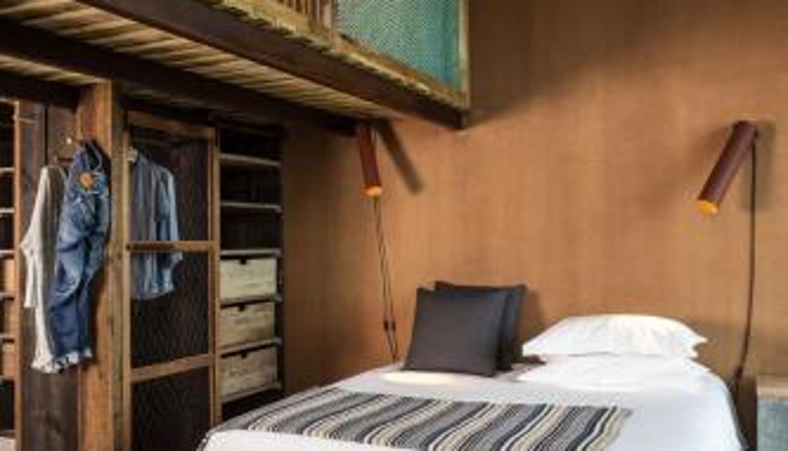 Info - Noah Surf House Portugal