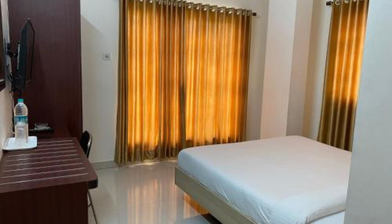 Room - Krishna Kunja " A Quiet & Peaceful Stay "