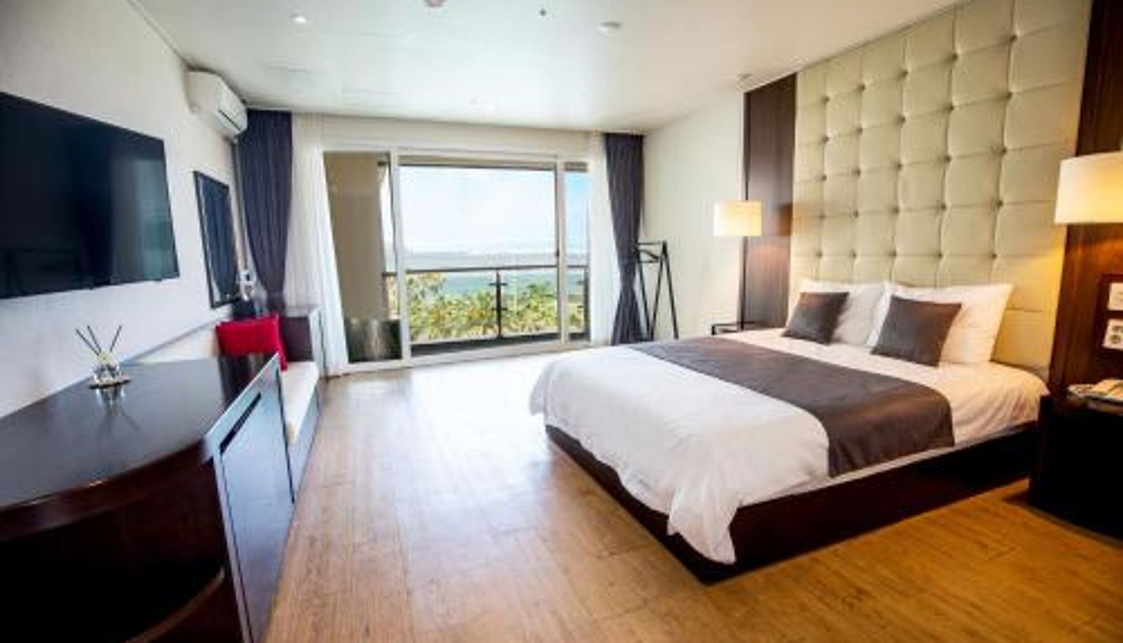 Zimmer - The Four Grace Resort