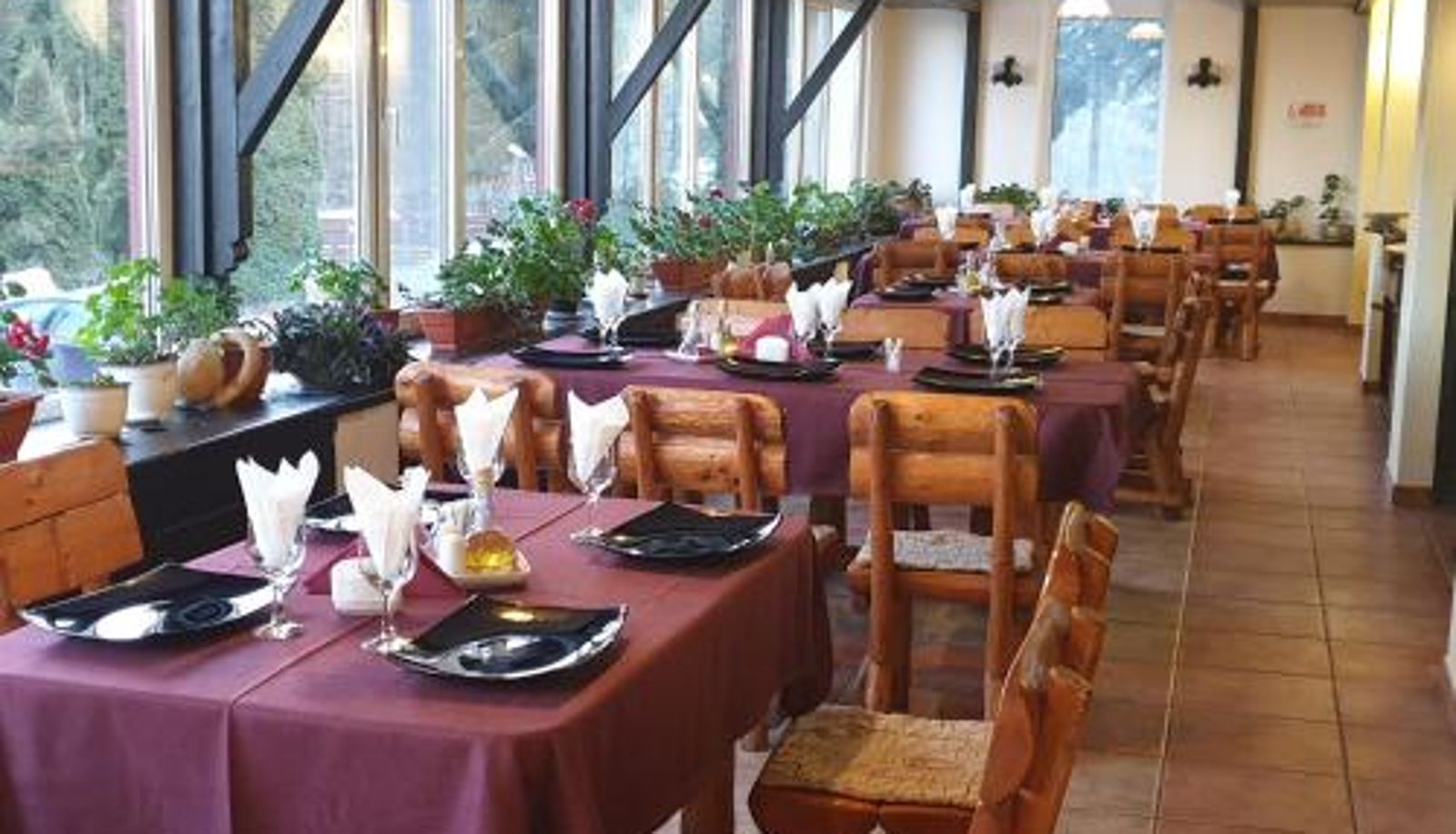 Frühstücksraum innerhalb des Restaurants - Hotel Bucegi Portile Regatului