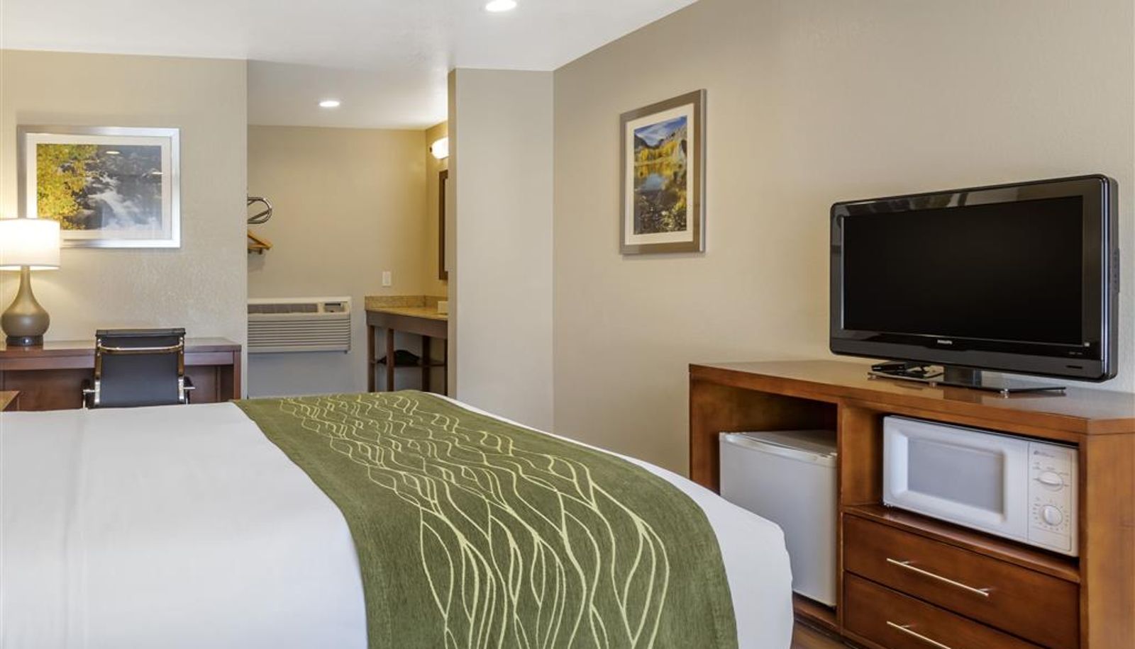 Camera - Comfort Inn Bishop