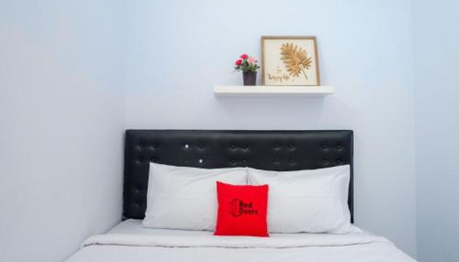 Kamer - RedDoorz near Bandara Ahmad Yani Semarang