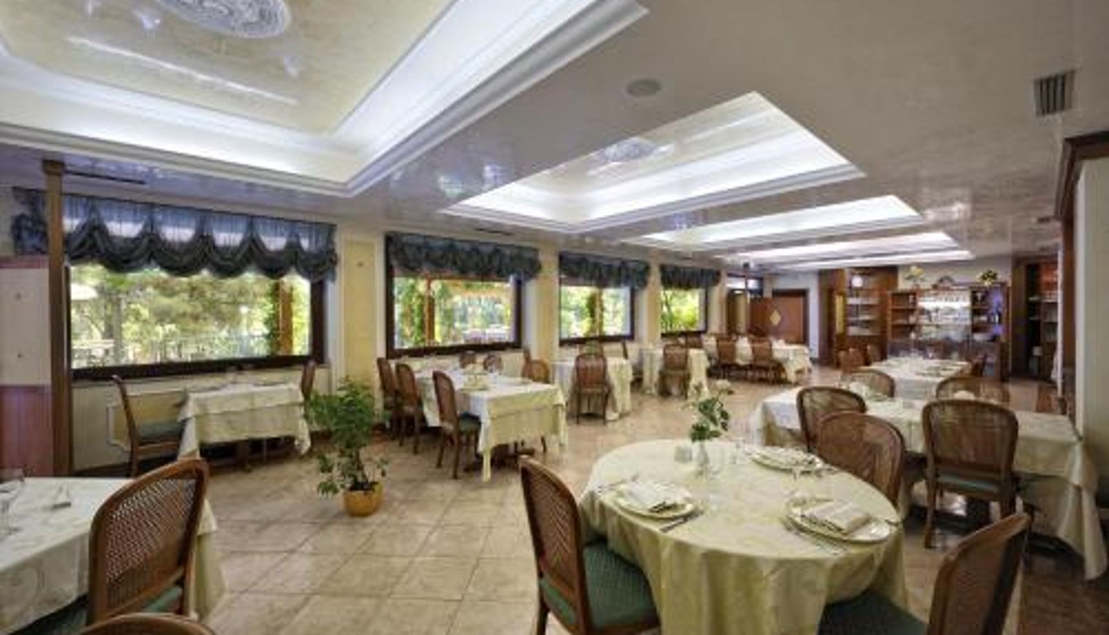 Sala śniadaniowa w restauracji - Park Hotel Villa Maria