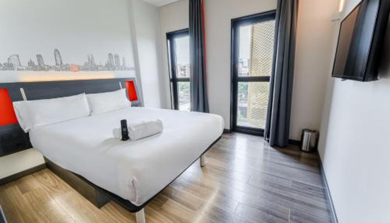 Info - easyHotel Barcelona Fira