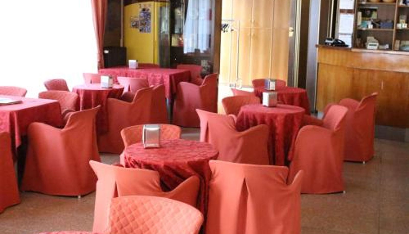 Breakfast room within the restaurant - hotel ristorante vittoria